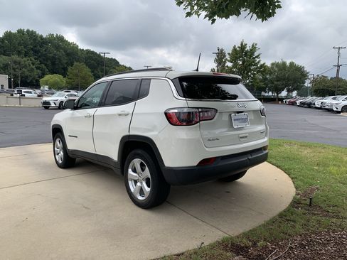 Used 2020 Jeep Compass Latitude AWD/4WD image 8