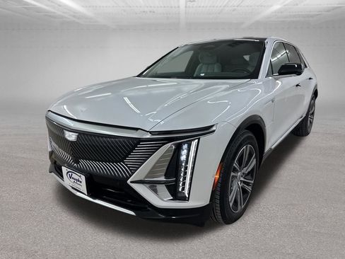 Certified 2025 Cadillac Lyriq Luxury image 5