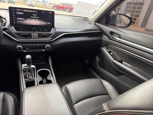 Used 2023 Nissan Altima 2.5 SR w/ SR Premium Package image 20