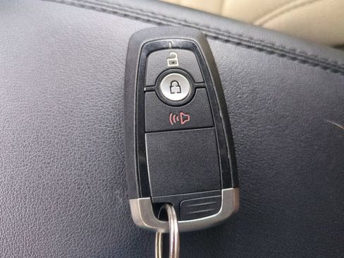 Used 2021 Ford Edge SE FWD image 36