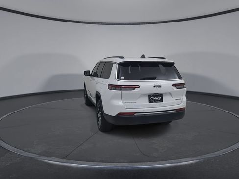 Used 2023 Jeep Grand Cherokee L Limited w/ Trailer Tow Group (B) AWD/4WD image 13