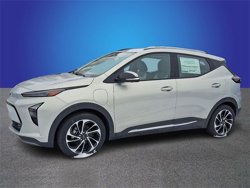 New 2023 Chevrolet Bolt EUV Premier image 4