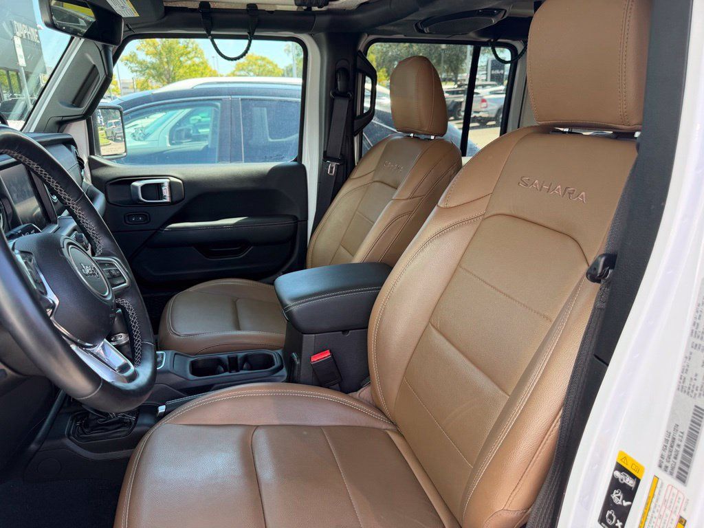 Used 2022 Jeep Wrangler Unlimited Sahara w/ LED Lighting Group AWD/4WD image 11