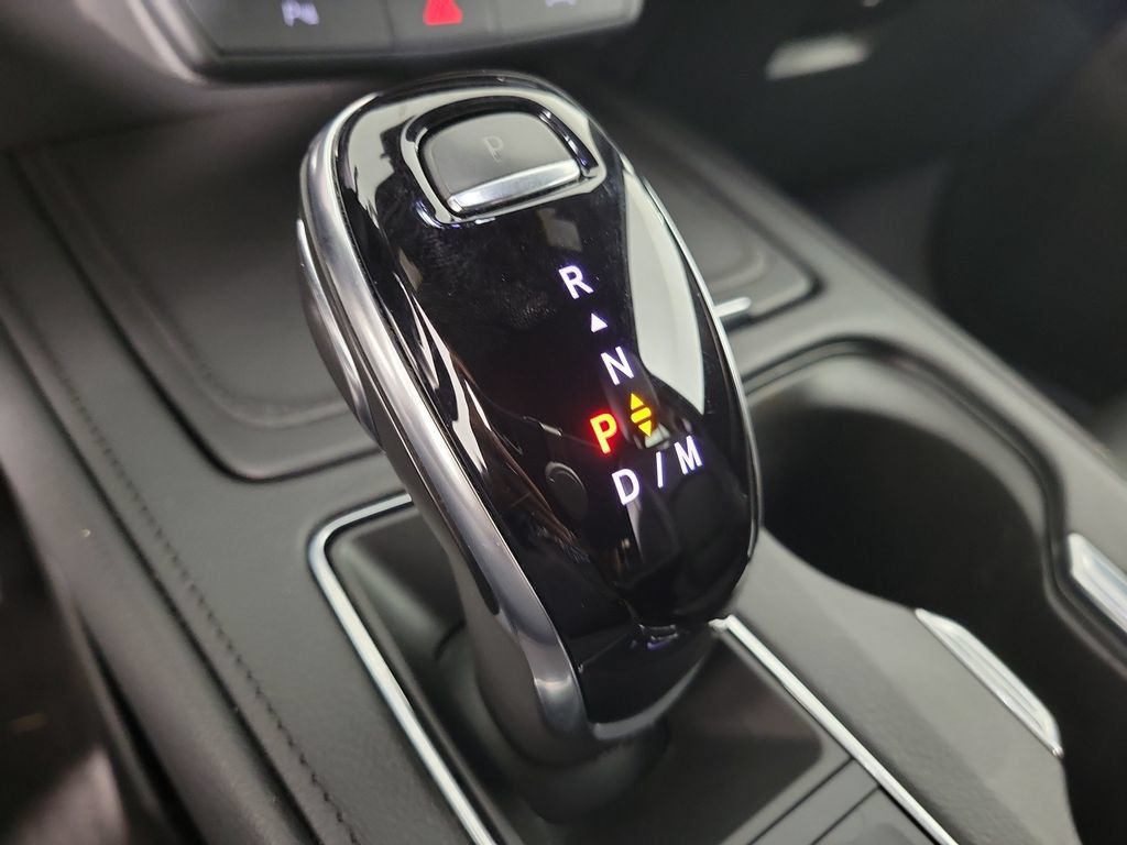 Certified 2025 Cadillac XT4 Premium Luxury FWD image 28