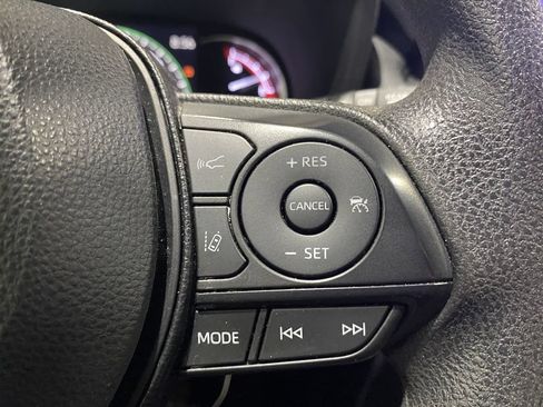 Used 2025 Toyota RAV4 XLE FWD image 11