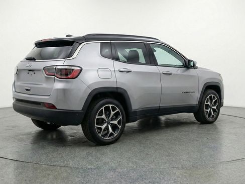 Used 2025 Jeep Compass Limited AWD/4WD image 9