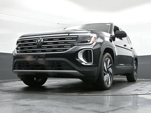 Used 2024 Volkswagen Atlas SEL AWD/4WD image 25