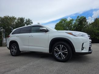 Used 2017 Toyota Highlander Plus FWD video 1