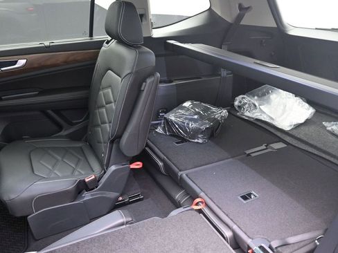 New 2026 Volkswagen Atlas SE FWD image 22
