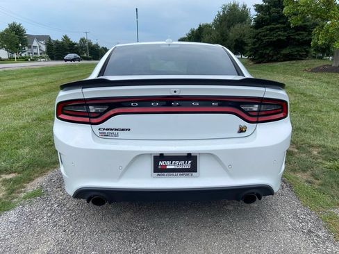 Used 2019 Dodge Charger Scat Pack RWD image 4
