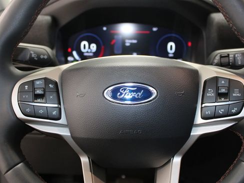 Used 2025 Ford Explorer Active w/ Active Comfort Package AWD/4WD image 14