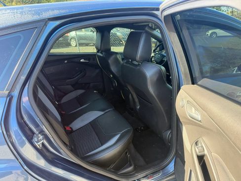 Used 2018 Ford Focus ST w/ Equipment Group 401A FWD image 27