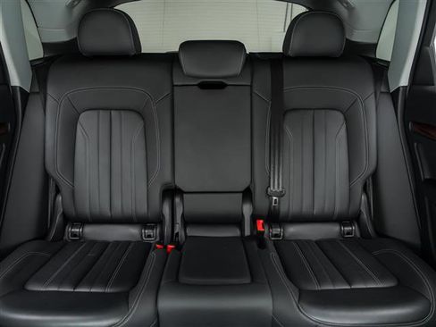 Used 2021 Audi Q5 2.0T Premium w/ Convenience Package image 31