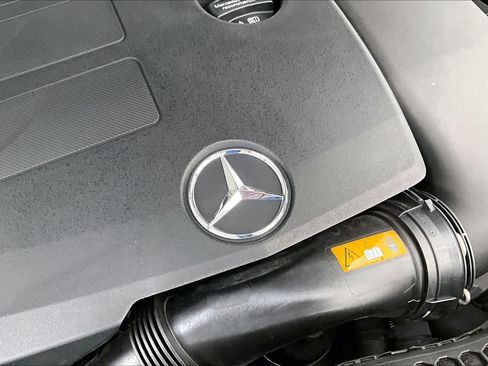 Used 2019 Mercedes-Benz C 300 Sedan image 32