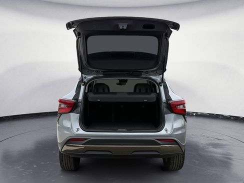 Used 2025 Chevrolet Trax ACTIV w/ Driver Confidence Package image 7