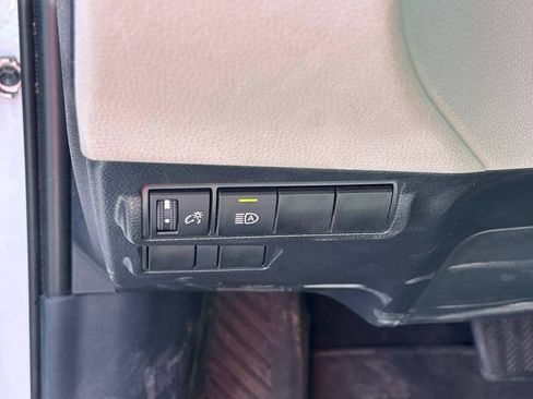 Used 2022 Toyota Corolla Cross LE AWD/4WD image 21