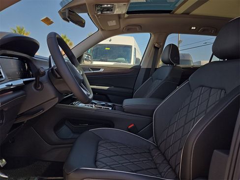 New 2025 Volkswagen Atlas SEL Premium R-Line image 17