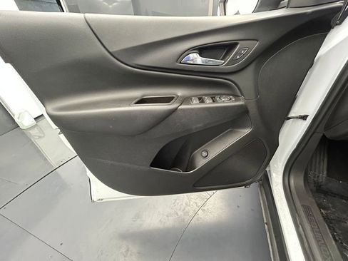 Used 2022 Chevrolet Equinox LT FWD image 12