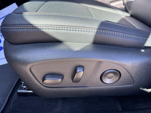 New 2026 Chevrolet Equinox EV LT image 15