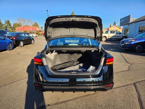 New 2025 Nissan Altima 2.5 SV image 9