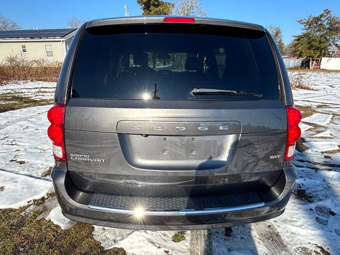 Used 2020 Dodge Grand Caravan SXT image 6