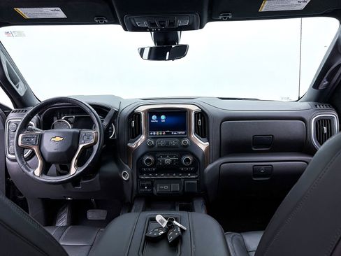 Used 2020 Chevrolet Silverado 1500 High Country w/ Technology Package AWD/4WD image 33