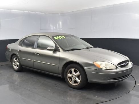 Used 2002 Ford Taurus SES FWD image 2