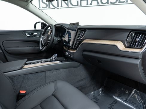 New 2026 Volvo XC60 B5 Plus w/ Protection Package Premier image 21