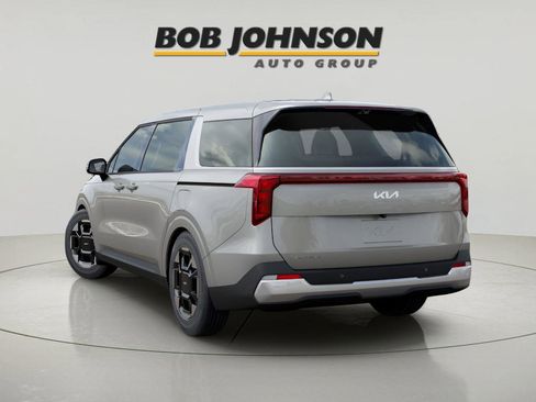 New 2026 Kia Carnival EX FWD image 4
