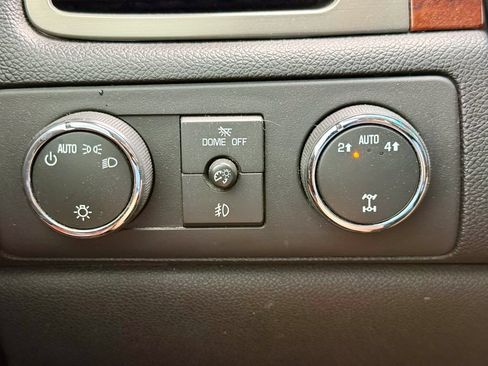 Used 2013 GMC Yukon XL SLT AWD/4WD image 23