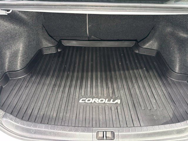 Used 2016 Toyota Corolla LE FWD image 19