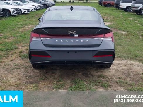 Used 2025 Hyundai Elantra Sport FWD image 6