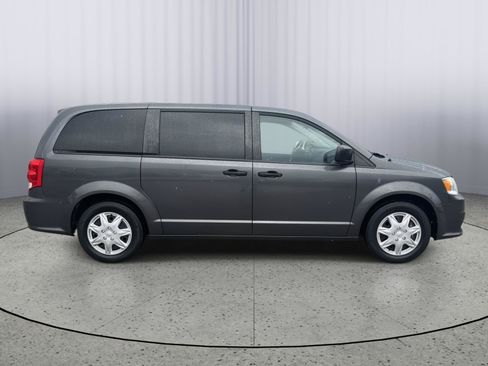 Used 2019 Dodge Grand Caravan SE w/ UConnect Hands-Free Group FWD image 6