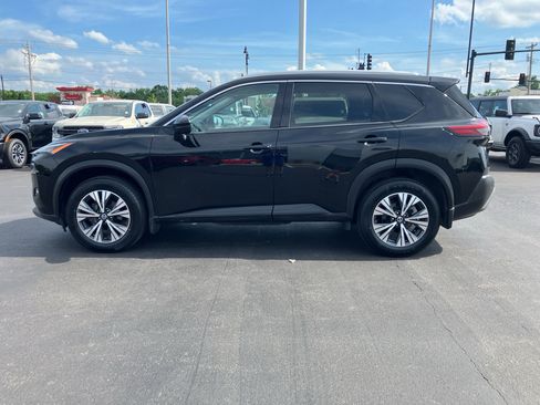 Used 2021 Nissan Rogue SV w/ Premium Package AWD/4WD image 3