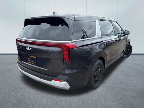 Used 2025 Kia Carnival FWD image 4