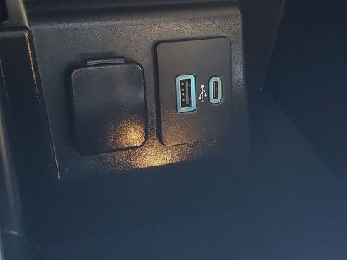 Used 2021 Ford Explorer ST w/ Equipment Group 401A AWD/4WD image 21