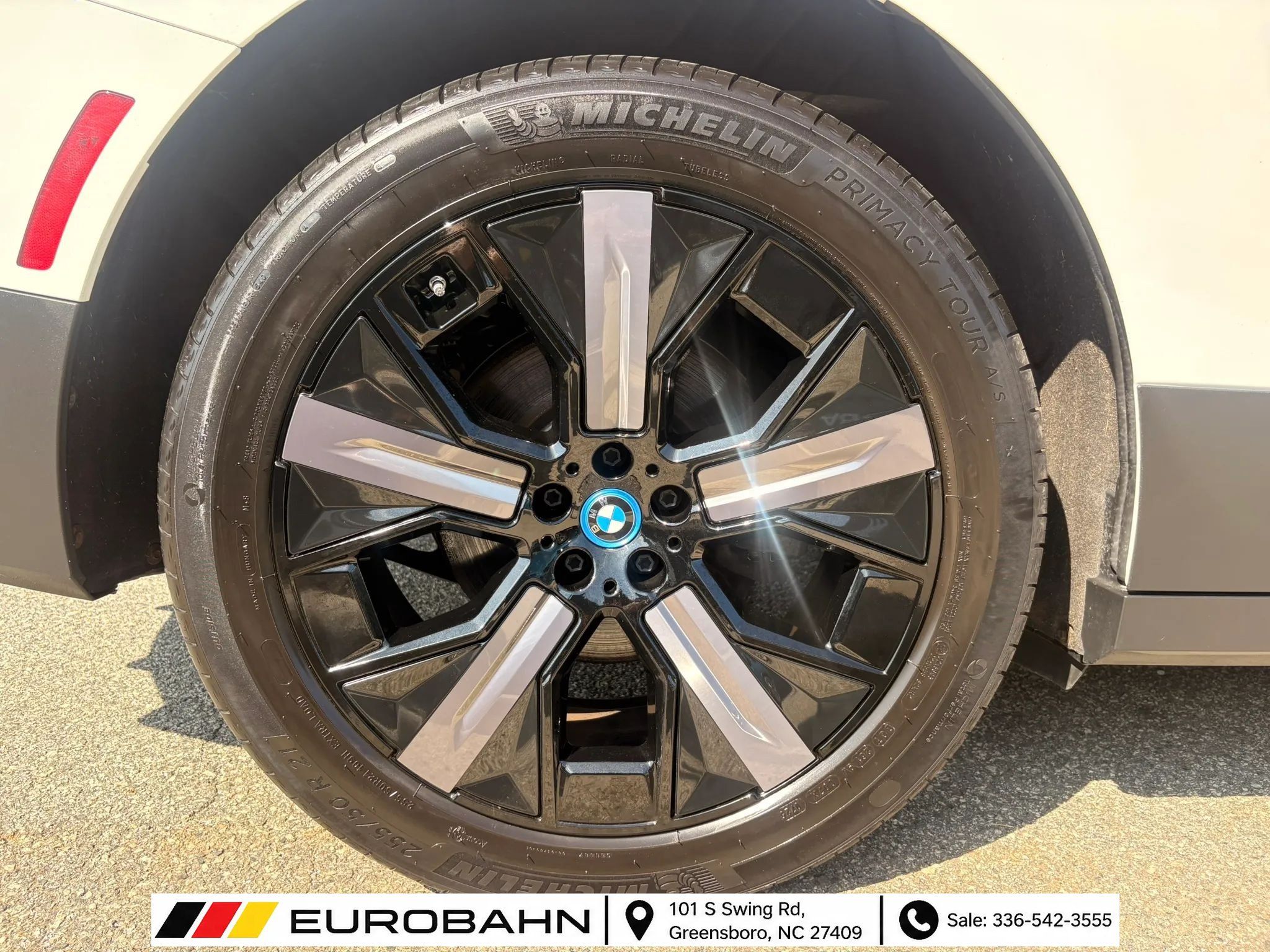 Used 2024 BMW iX xDrive50 AWD/4WD image 36