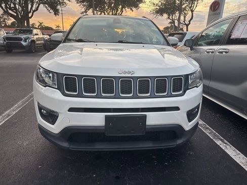 Used 2018 Jeep Compass Latitude w/ Popular Equipment Group image 2