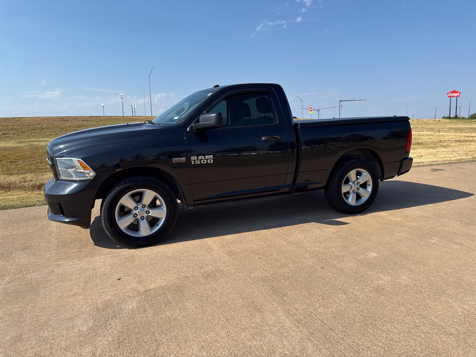 Used 2013 RAM 1500 Express RWD image 19