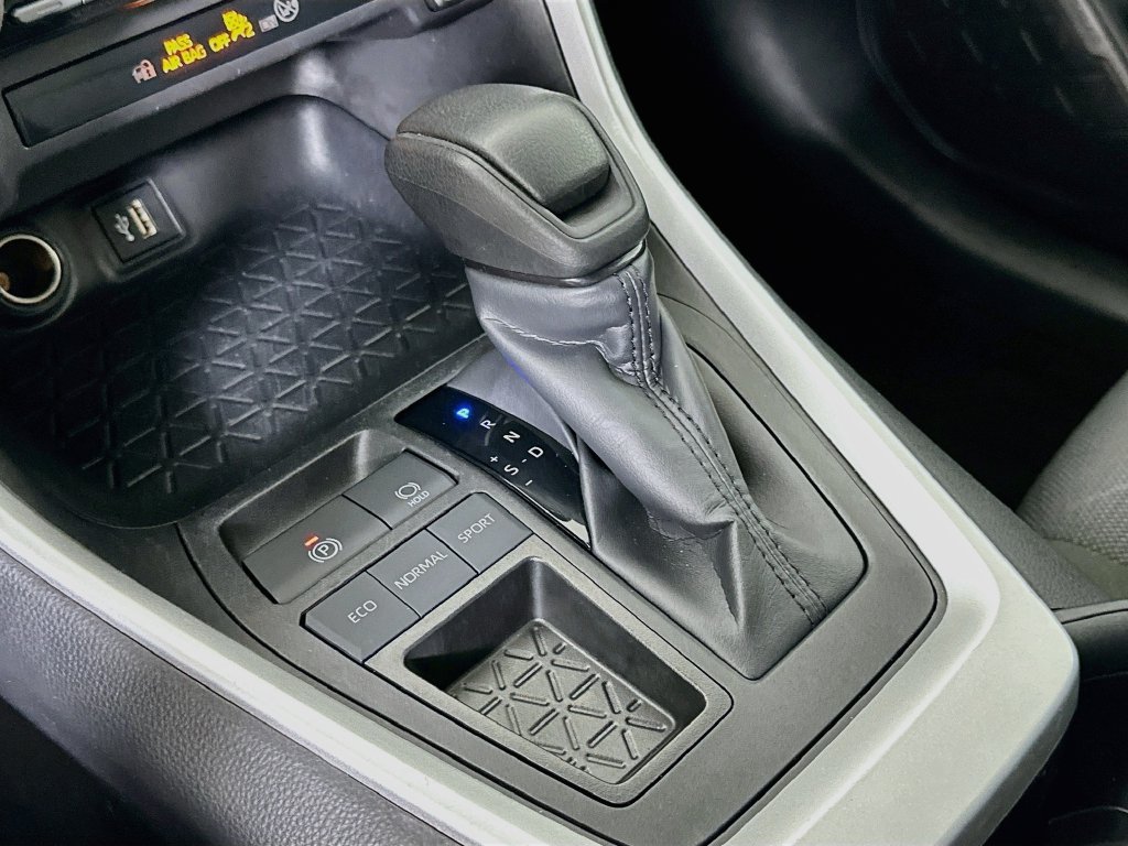 Certified 2025 Toyota RAV4 XLE FWD image 17