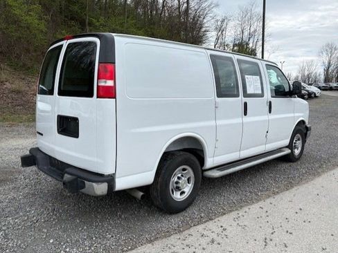 Used 2024 Chevrolet Express 2500 w/ Driver Convenience Package RWD image 2