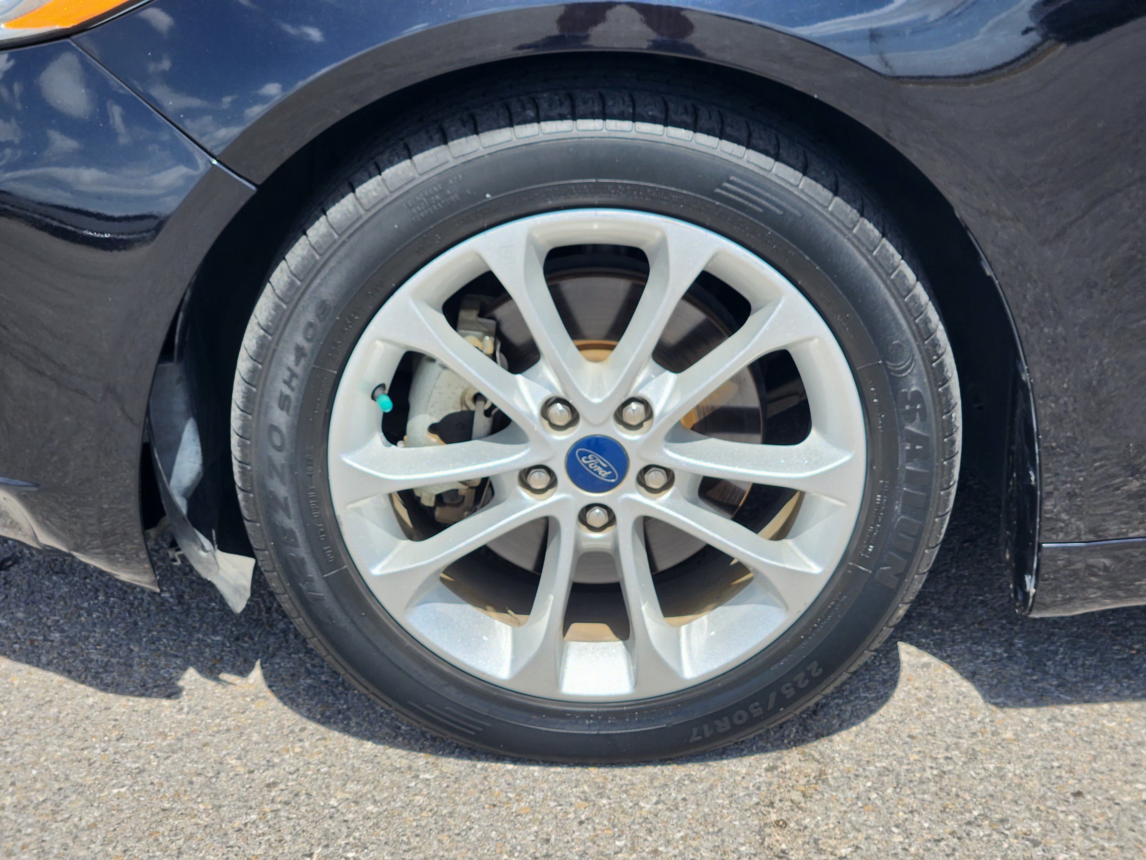 Used 2019 Ford Fusion SE FWD image 10