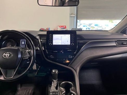 Used 2022 Toyota Camry SE image 20