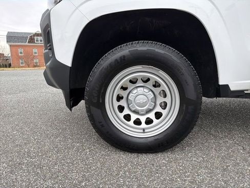 Used 2024 Chevrolet Colorado W/T w/ WT Convenience Package II image 25