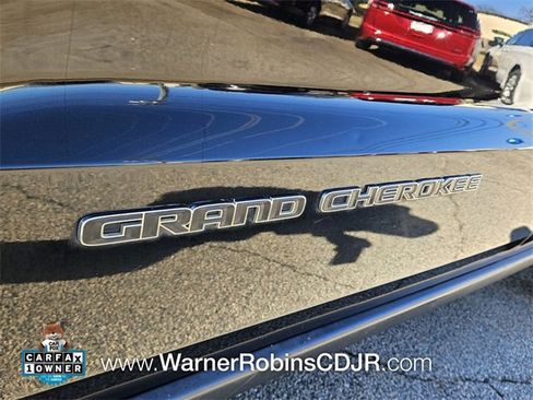 Used 2020 Jeep Grand Cherokee Laredo w/ 18" Wheel & 8.4" Radio Group image 18