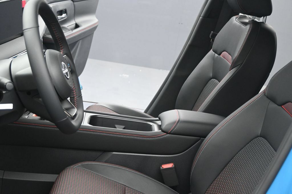 New 2026 Nissan Kicks SR AWD/4WD image 16