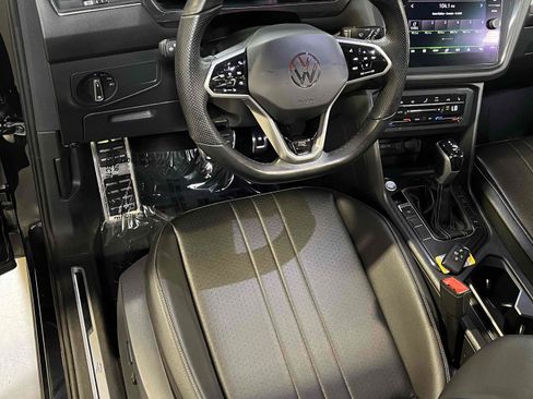 Used 2022 Volkswagen Tiguan SE R-Line image 29