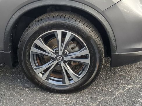 Certified 2019 Nissan Rogue SV w/ Sun & Sound Touring Package image 11