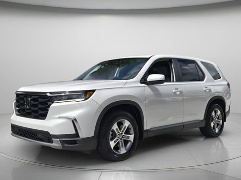 Used 2025 Honda Pilot EX-L image 9