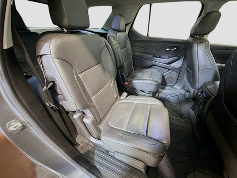 Used 2020 Chevrolet Traverse Premier FWD image 28
